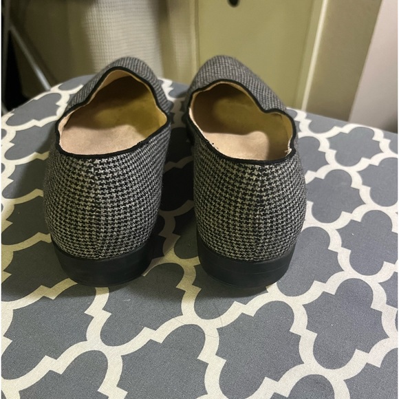 Moving Sale! Cute and Elegant Dressy Shoes - Picture 5 of 6